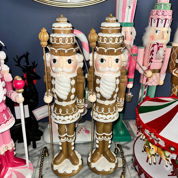 Holiday Christmas gingerbread nutcracker set of 2 - Picture 2 of 4